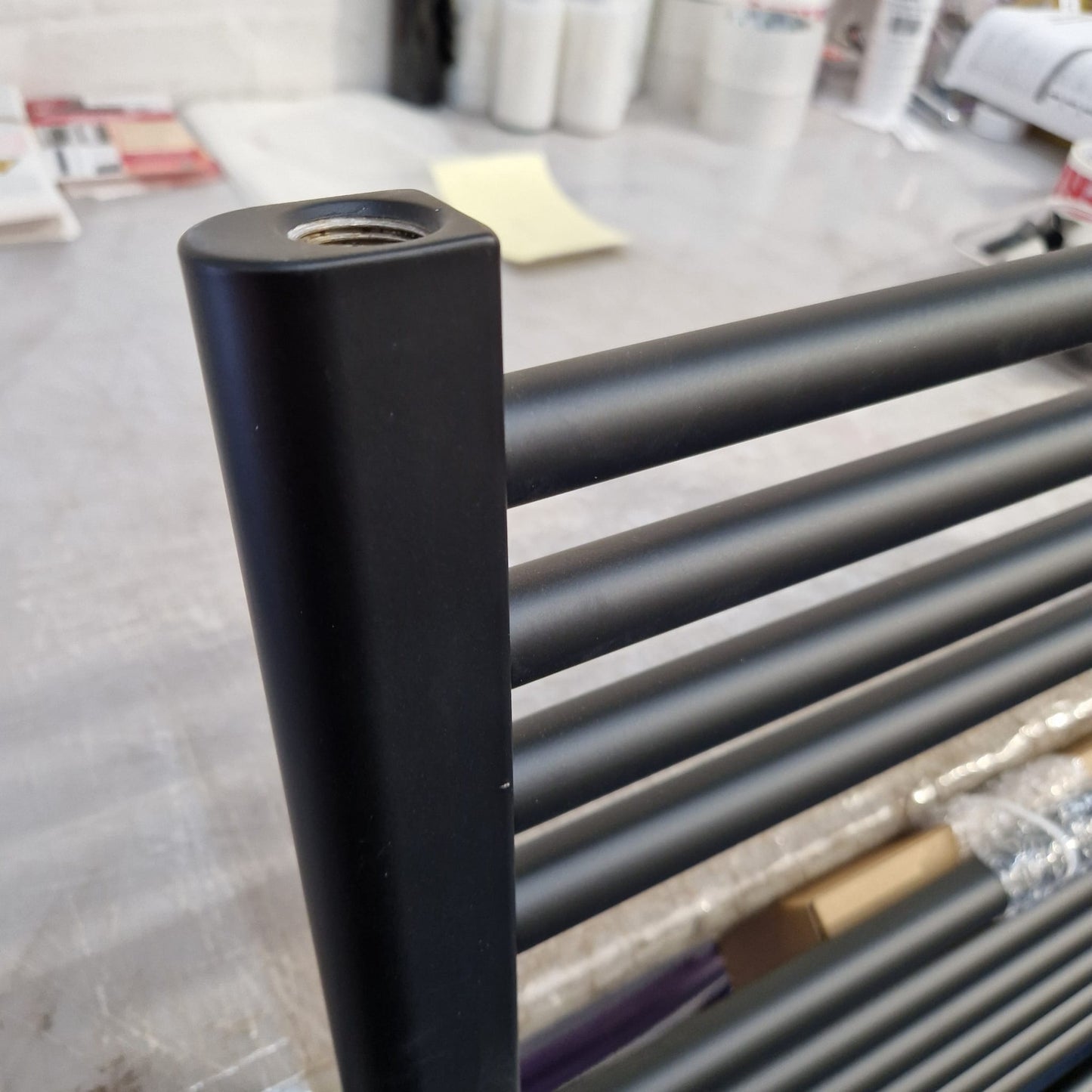  Refurbished 550mm x 1200mm Matt Black Heated Towel Rail Radiator | Flat Central Heating CH-01