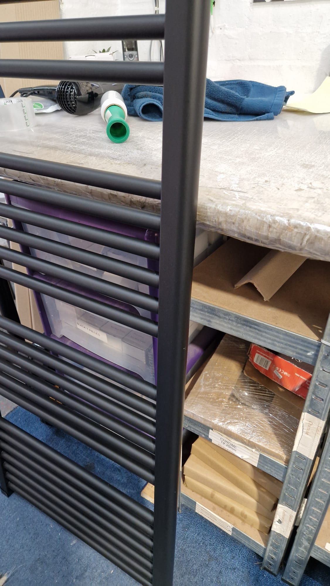  Refurbished 550mm x 1200mm Matt Black Heated Towel Rail Radiator | Flat Central Heating CH-02