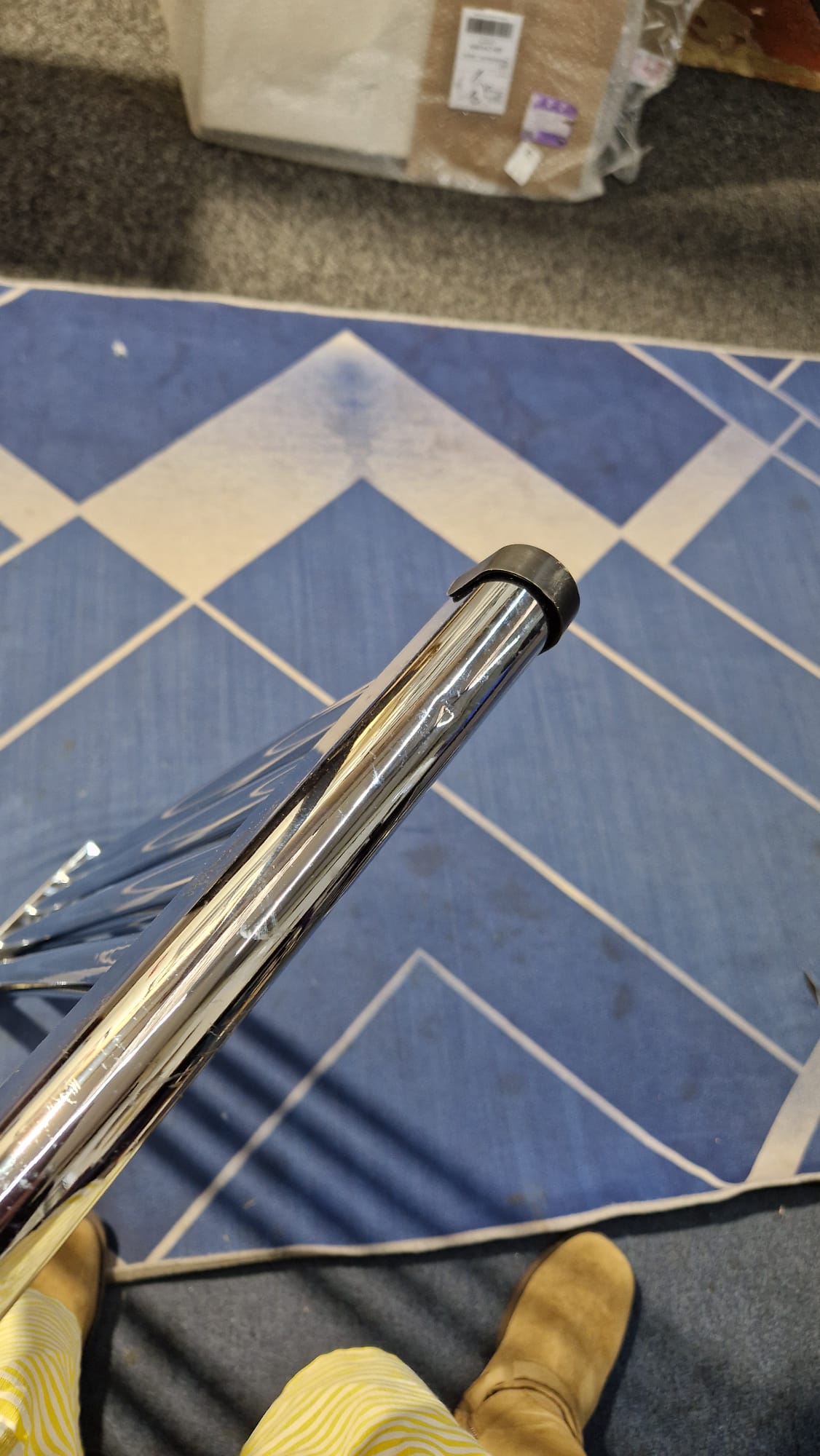 800 x 600mm Refurbished Chrome Heated Towel Rail Radiator DR-05