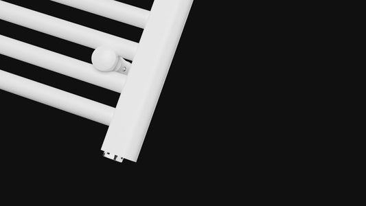 Radiateur sèche-serviettes électrique blanc plat de 550 mm de large et 1 200 mm de haut 